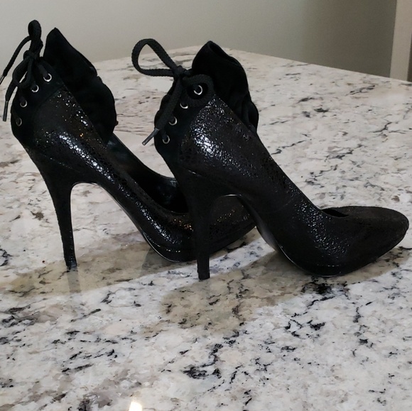 BCBG leather faux snake Holiday heels - Picture 6 of 8